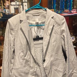 Perfect suit jacket and skirt set!
